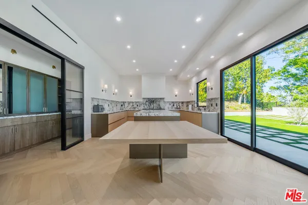 $40,000 | 12001 Crest Court, Beverly Hills, CA 90210