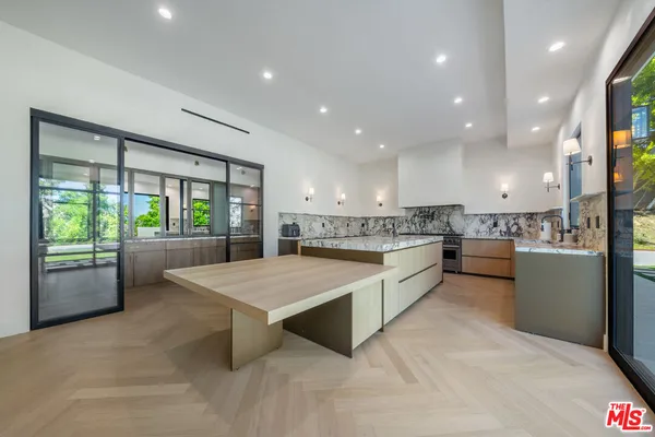 $40,000 | 12001 Crest Court, Beverly Hills, CA 90210