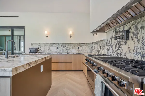 $40,000 | 12001 Crest Court, Beverly Hills, CA 90210