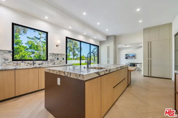 $40,000 | 12001 Crest Court, Beverly Hills, CA 90210