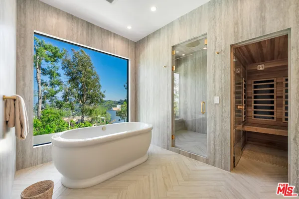 $40,000 | 12001 Crest Court, Beverly Hills, CA 90210