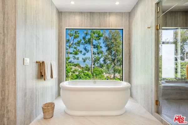 $40,000 | 12001 Crest Court, Beverly Hills, CA 90210