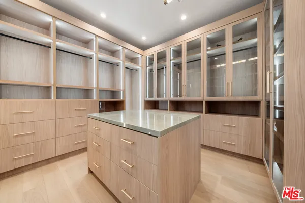 $40,000 | 12001 Crest Court, Beverly Hills, CA 90210