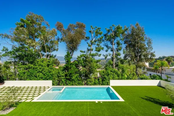 $40,000 | 12001 Crest Court, Beverly Hills, CA 90210