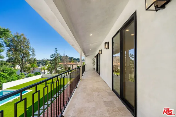 $40,000 | 12001 Crest Court, Beverly Hills, CA 90210