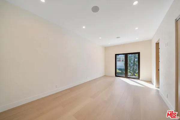 $40,000 | 12001 Crest Court, Beverly Hills, CA 90210