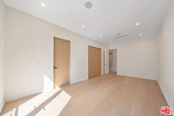 $40,000 | 12001 Crest Court, Beverly Hills, CA 90210