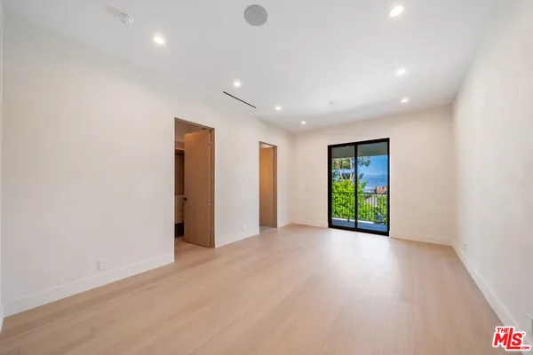$40,000 | 12001 Crest Court, Beverly Hills, CA 90210