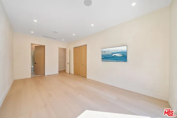 $40,000 | 12001 Crest Court, Beverly Hills, CA 90210