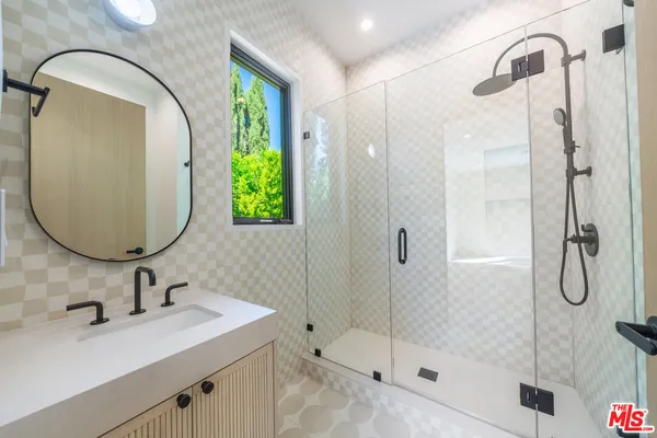 $40,000 | 12001 Crest Court, Beverly Hills, CA 90210