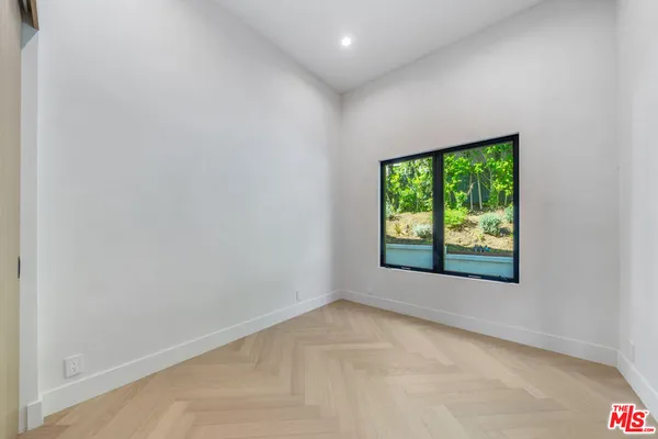 $40,000 | 12001 Crest Court, Beverly Hills, CA 90210