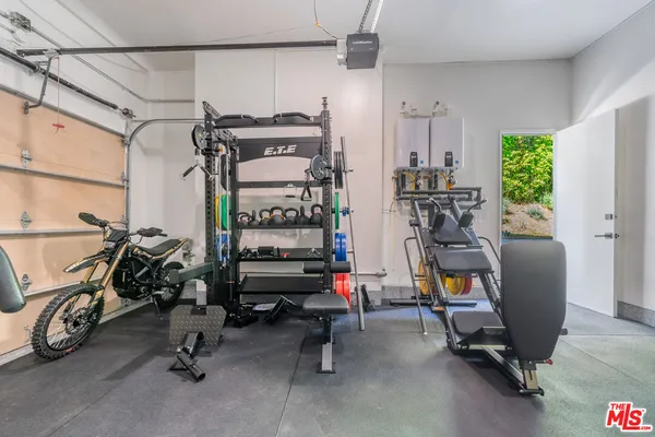 $40,000 | 12001 Crest Court, Beverly Hills, CA 90210