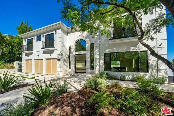 $40,000 | 12001 Crest Court, Beverly Hills, CA 90210