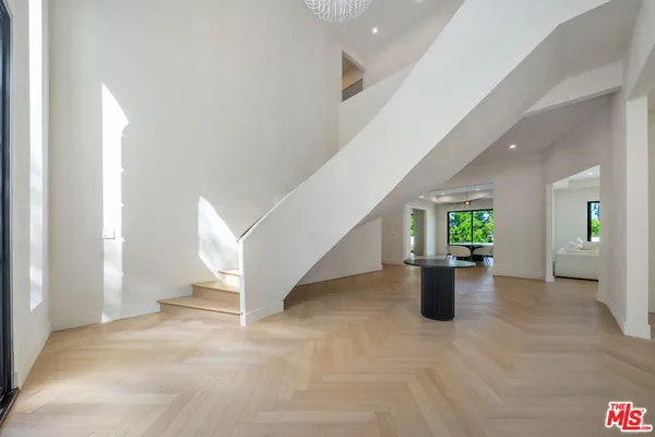 $40,000 | 12001 Crest Court, Beverly Hills, CA 90210