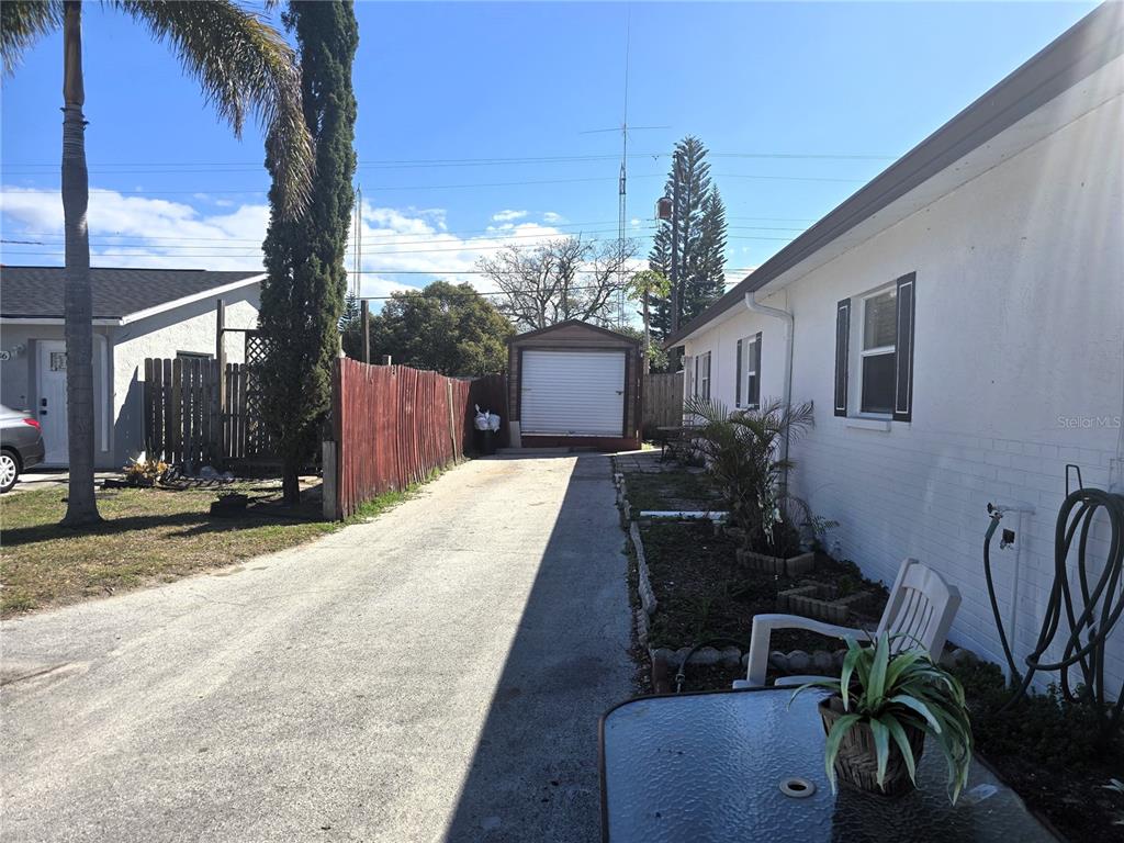 5422 Amy Lane New Port Richey, FL 34652 - Photo 2 of 25