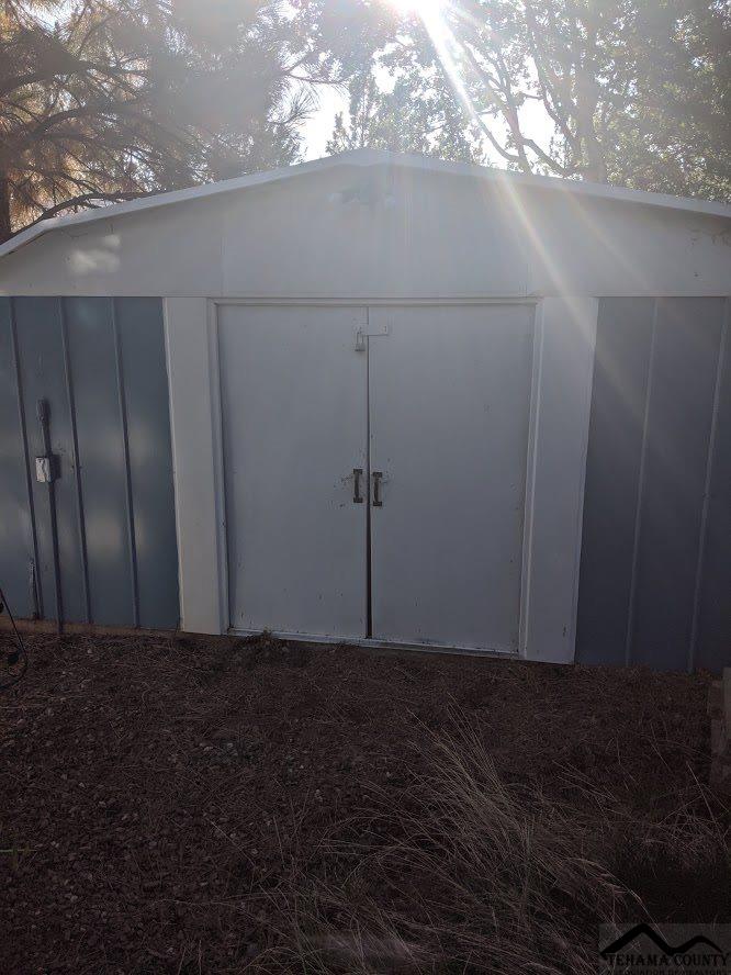 400 Hiram Page Road Yreka, CA 96097 - Photo 12 of 22