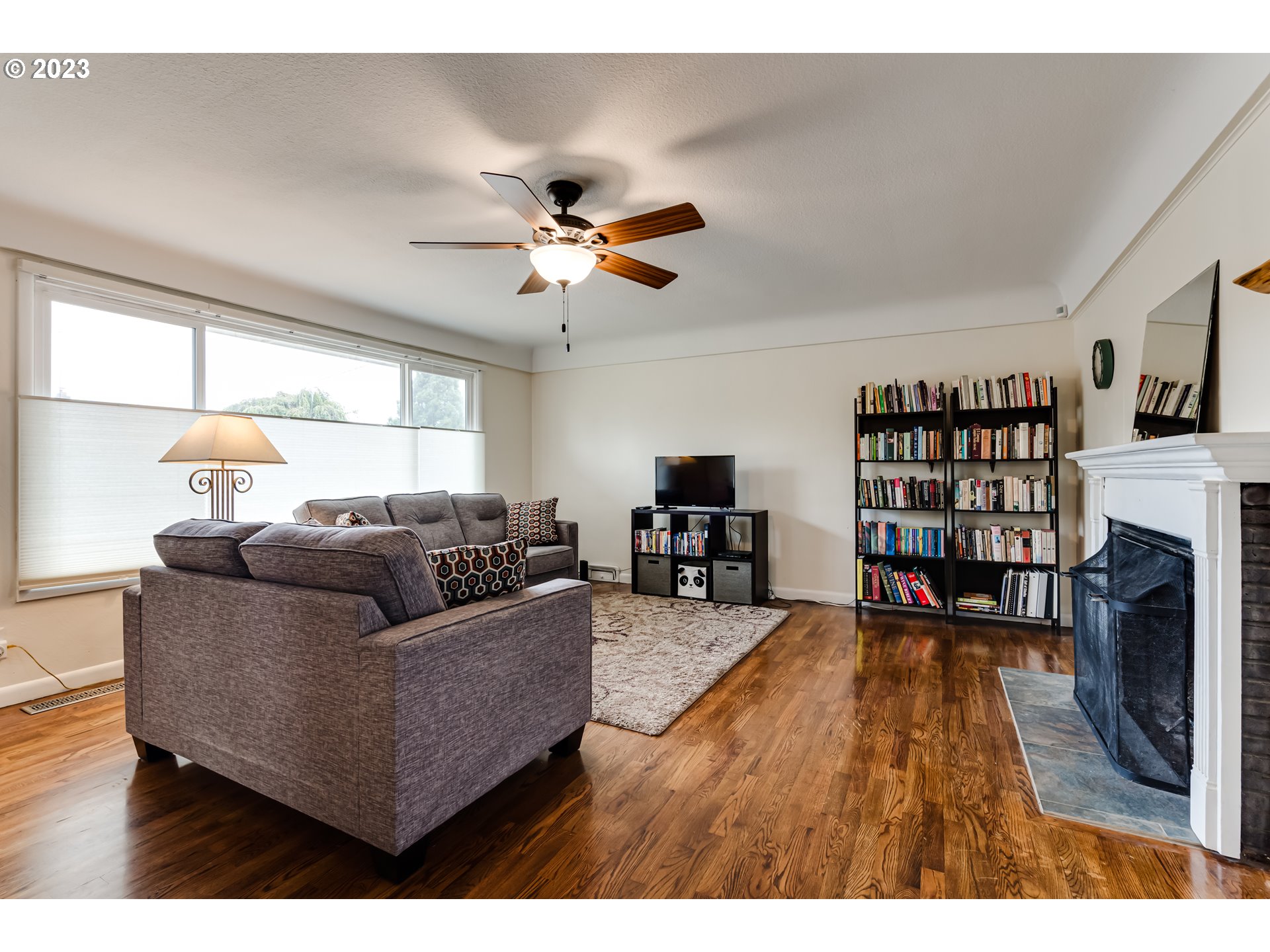 780 Berntzen Road Eugene, OR 97402 - Photo 3 of 21 Living Room