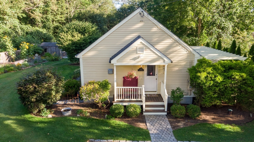 298 Torrey Road Southbridge, MA 01550 - Photo 3 of 40 a front view of a house with garden