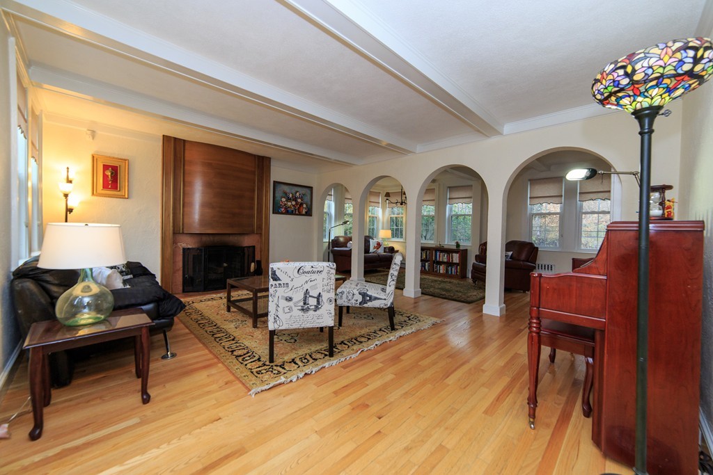 89 Welland Road Brookline, MA 02445 - Photo 3 of 24 Gallery Image 3