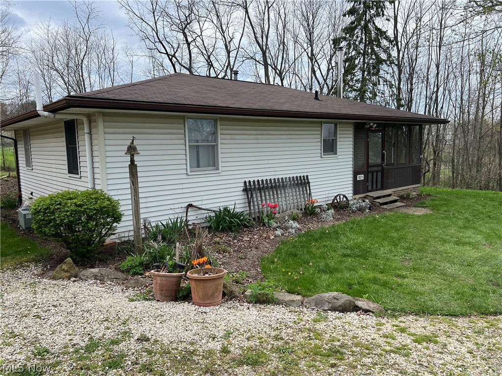 10114 Lawndell Road Southwest Navarre, OH 44662 - Photo 3 of 20 Gallery Image 3