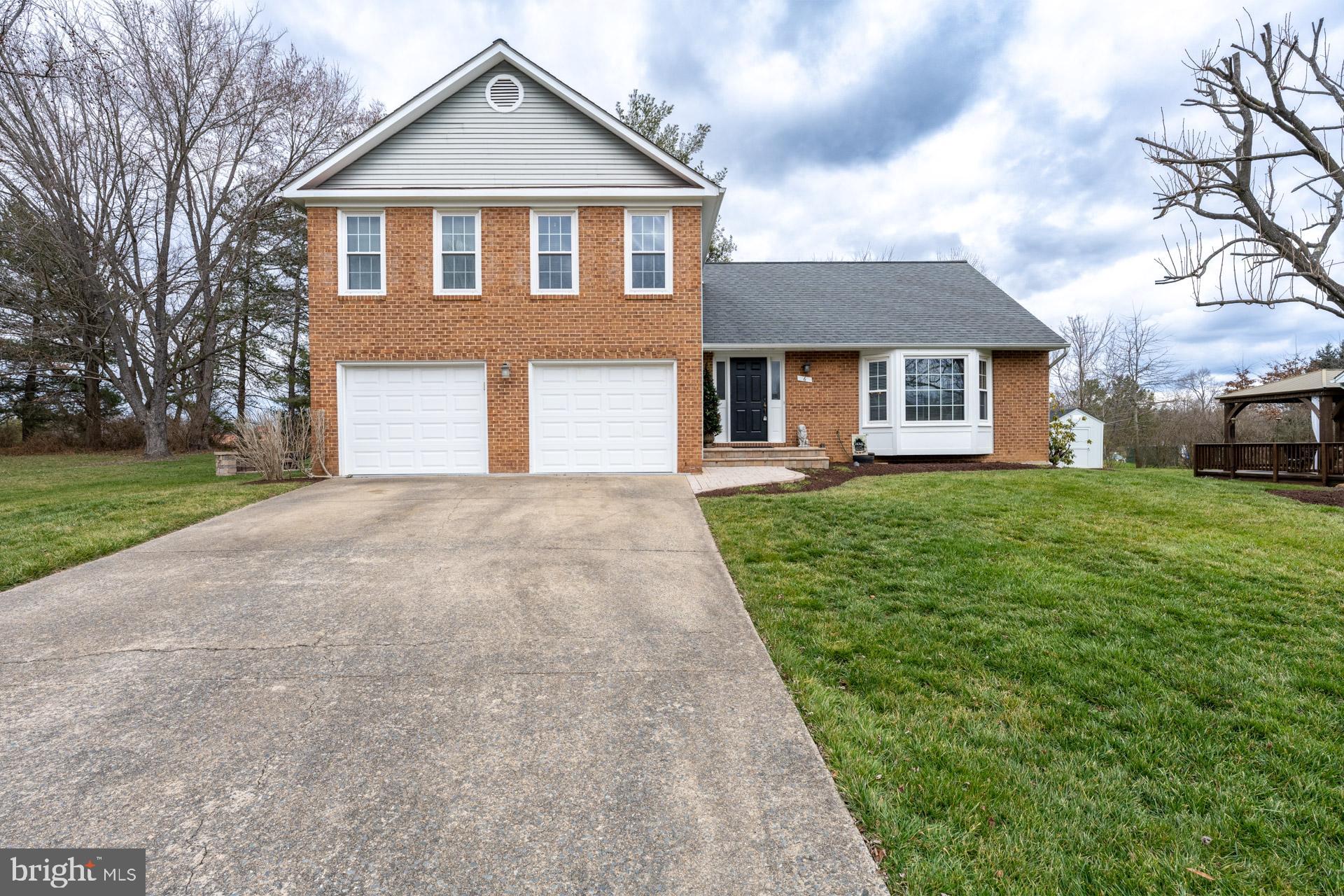 6 Foxmore Court Sterling, VA 20165 - Photo 2 of 47