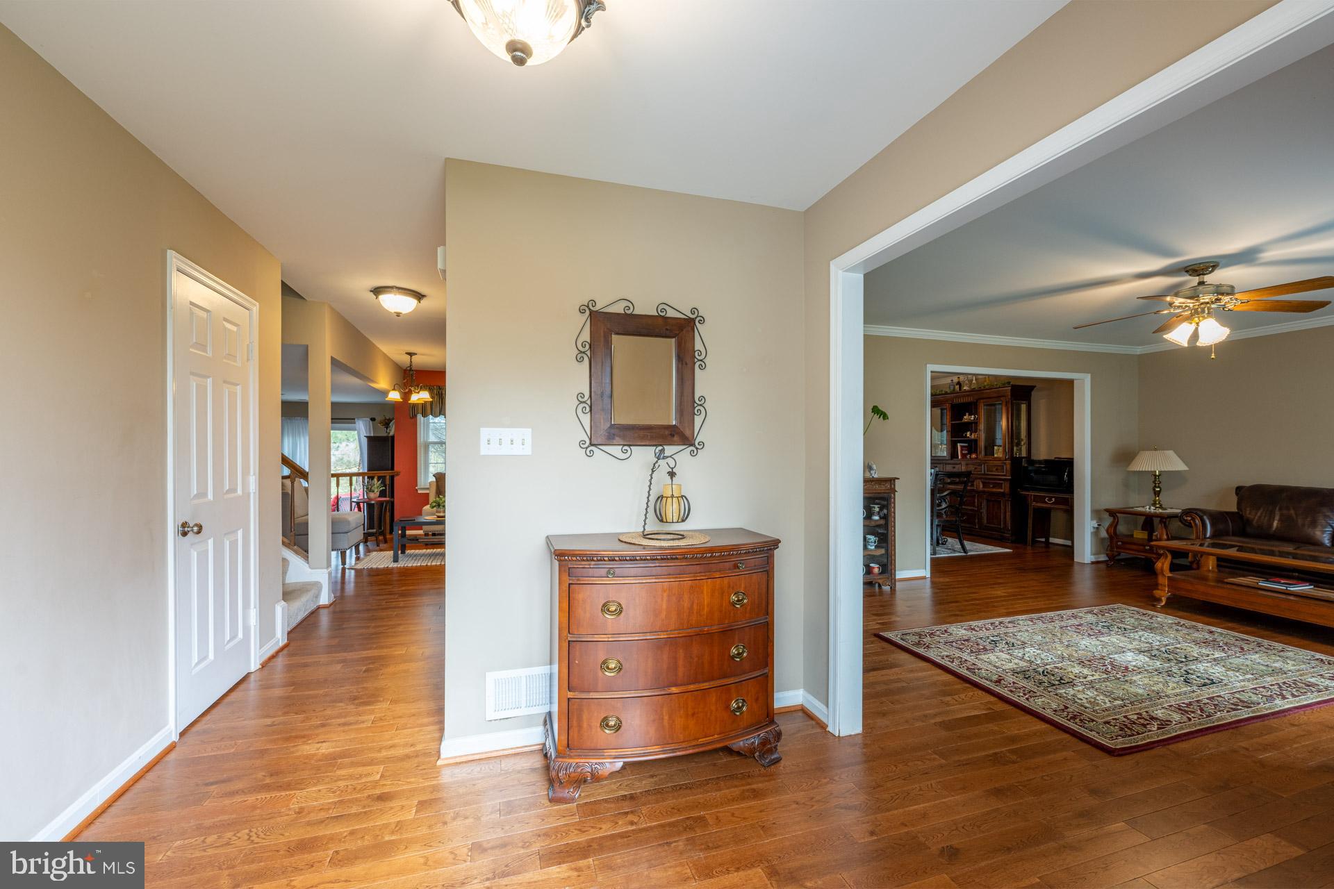6 Foxmore Court Sterling, VA 20165 - Photo 7 of 47