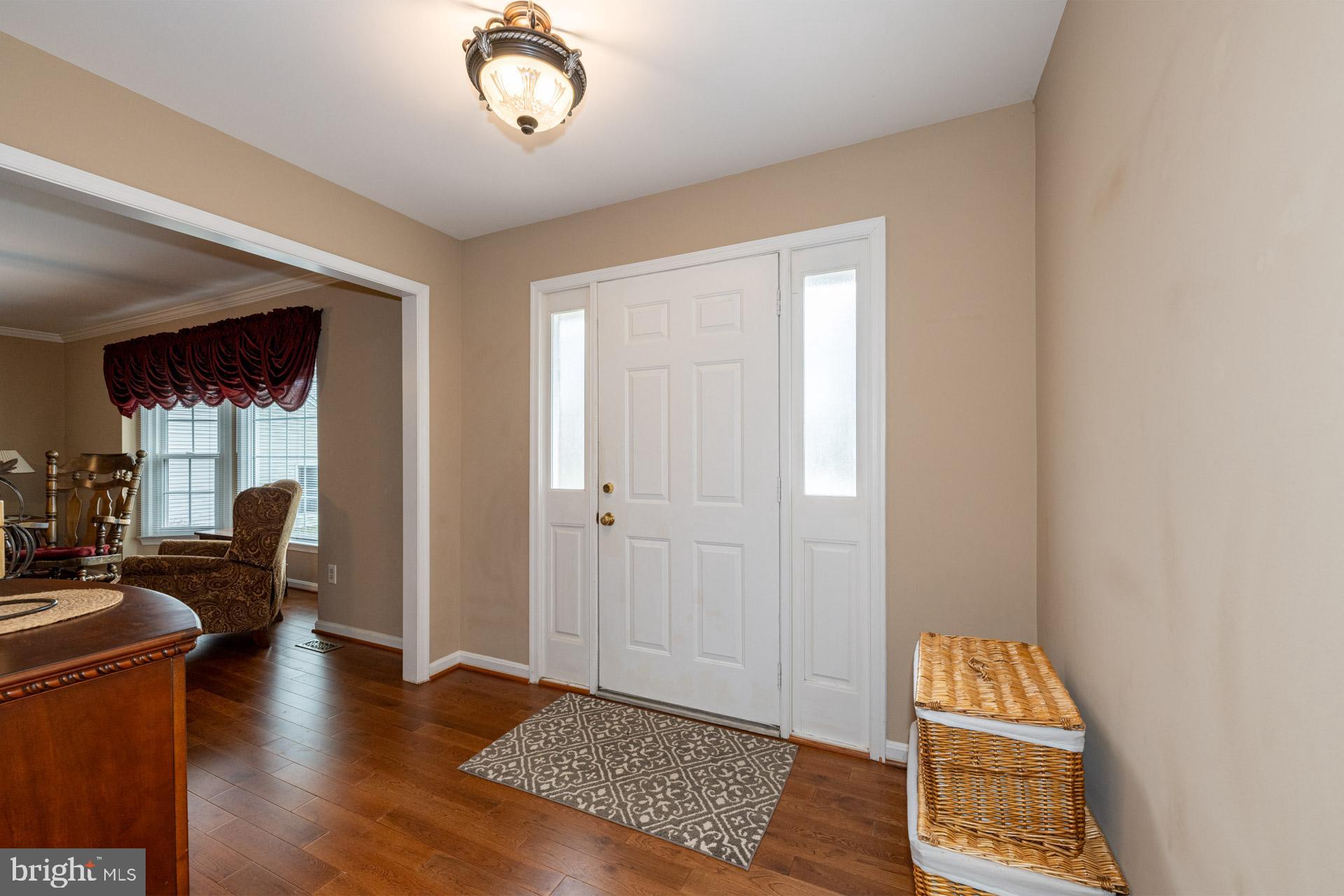 6 Foxmore Court Sterling, VA 20165 - Photo 9 of 47
