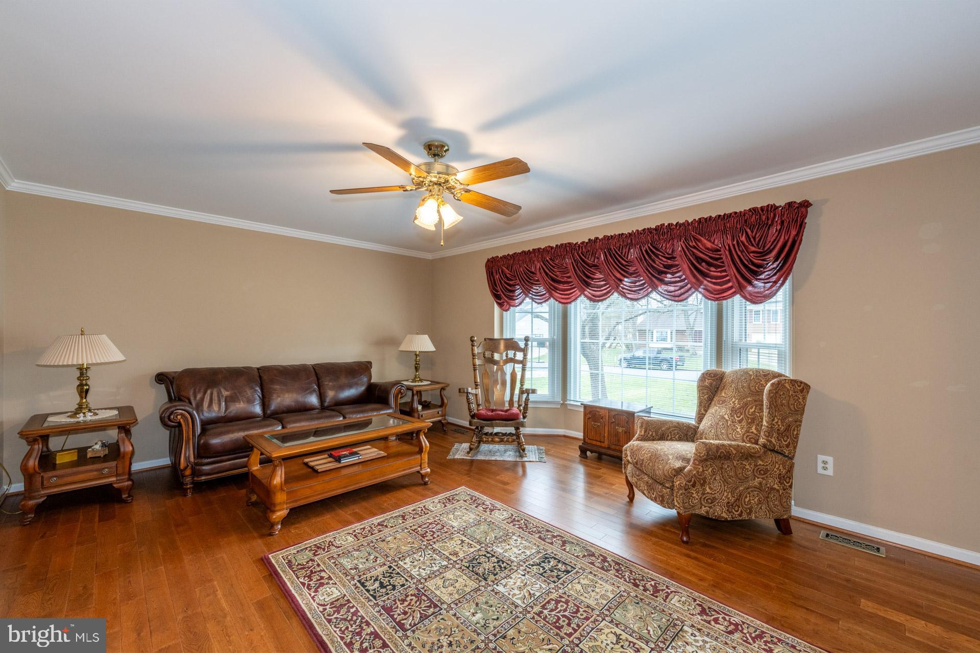 6 Foxmore Court Sterling, VA 20165 - Photo 10 of 47