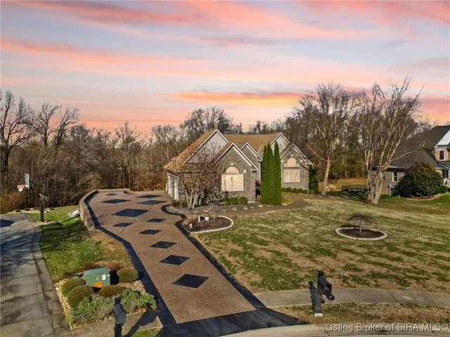 $799,900 | 994 Baumann Drive North, Floyds Knobs, IN 47119