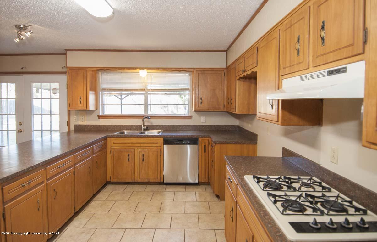 2821 Porter Drive Amarillo, TX 79110 - Photo 11 of 32 KITCHEN VIEW 3