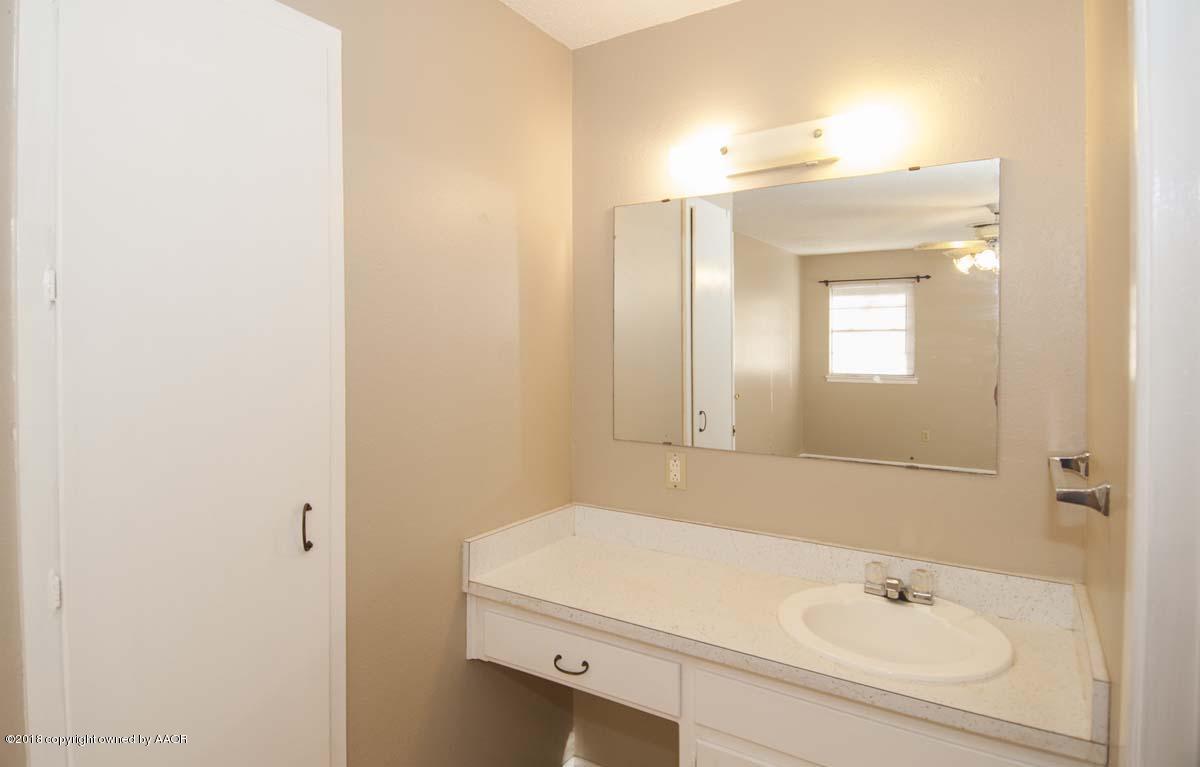 2821 Porter Drive Amarillo, TX 79110 - Photo 18 of 32 MASTER BATH VIEW 1