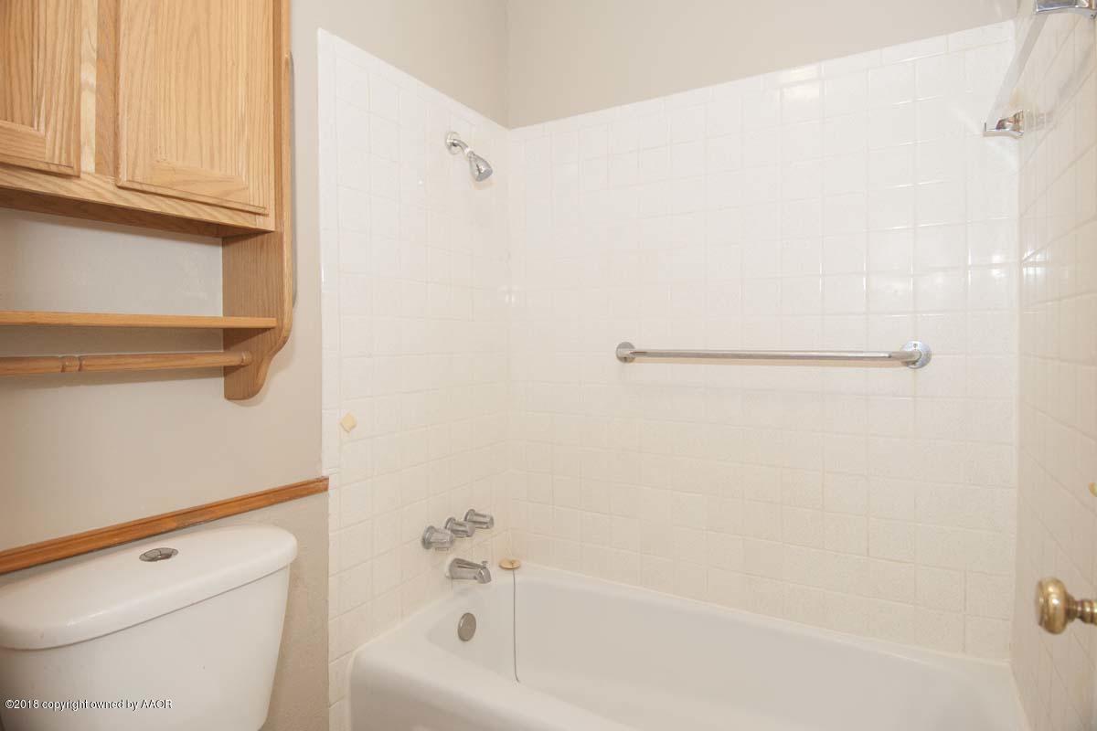 2821 Porter Drive Amarillo, TX 79110 - Photo 20 of 32 MASTER BATH VIEW 3