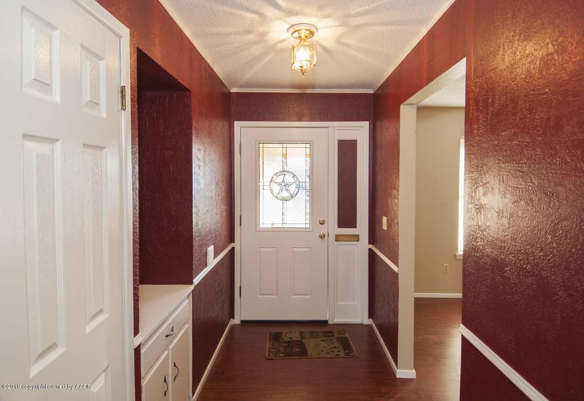 2821 Porter Drive Amarillo, TX 79110 - Photo 3 of 32 ENTRY