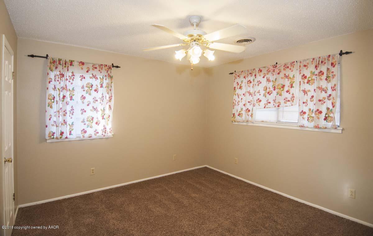 2821 Porter Drive Amarillo, TX 79110 - Photo 21 of 32 BEDROOM 2 VIEW 1