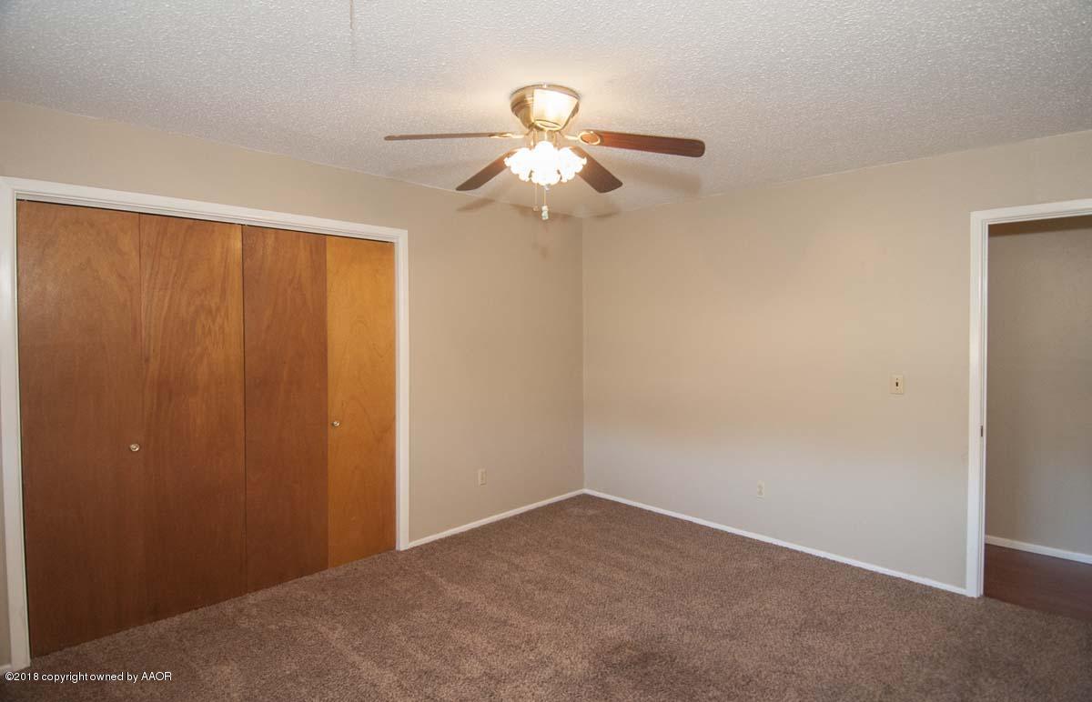 2821 Porter Drive Amarillo, TX 79110 - Photo 24 of 32 BEDROOM 3 VIEW 2