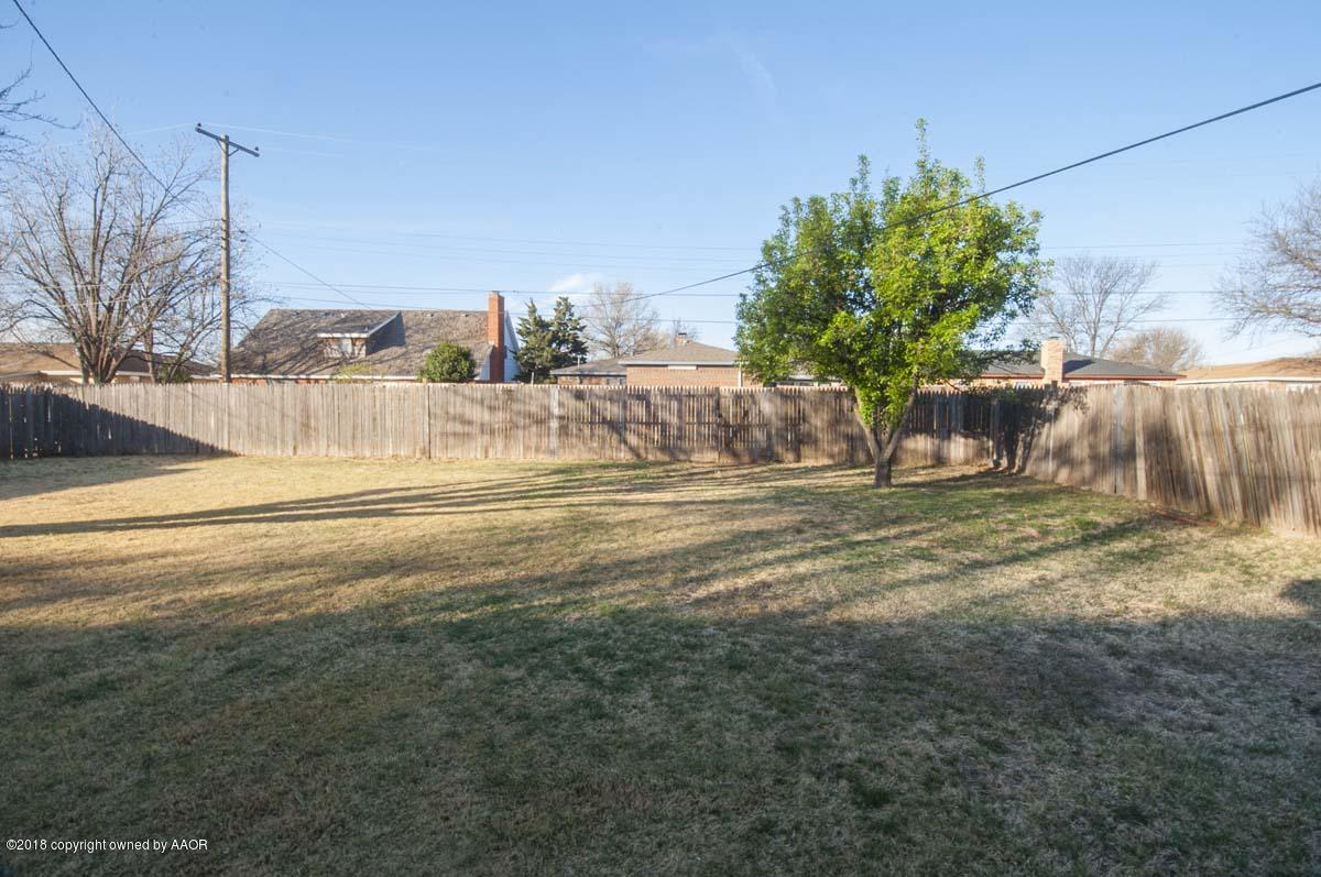 2821 Porter Drive Amarillo, TX 79110 - Photo 31 of 32 YARD VIEW 1
