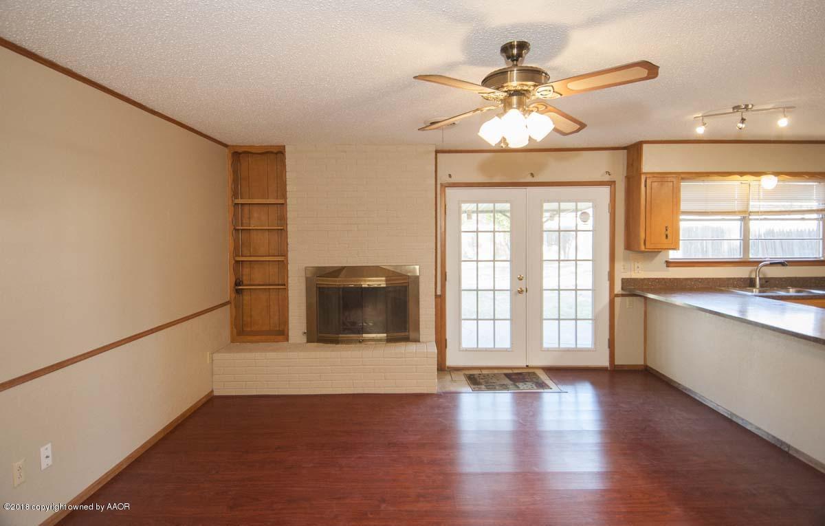 2821 Porter Drive Amarillo, TX 79110 - Photo 8 of 32 DEN VIEW 2