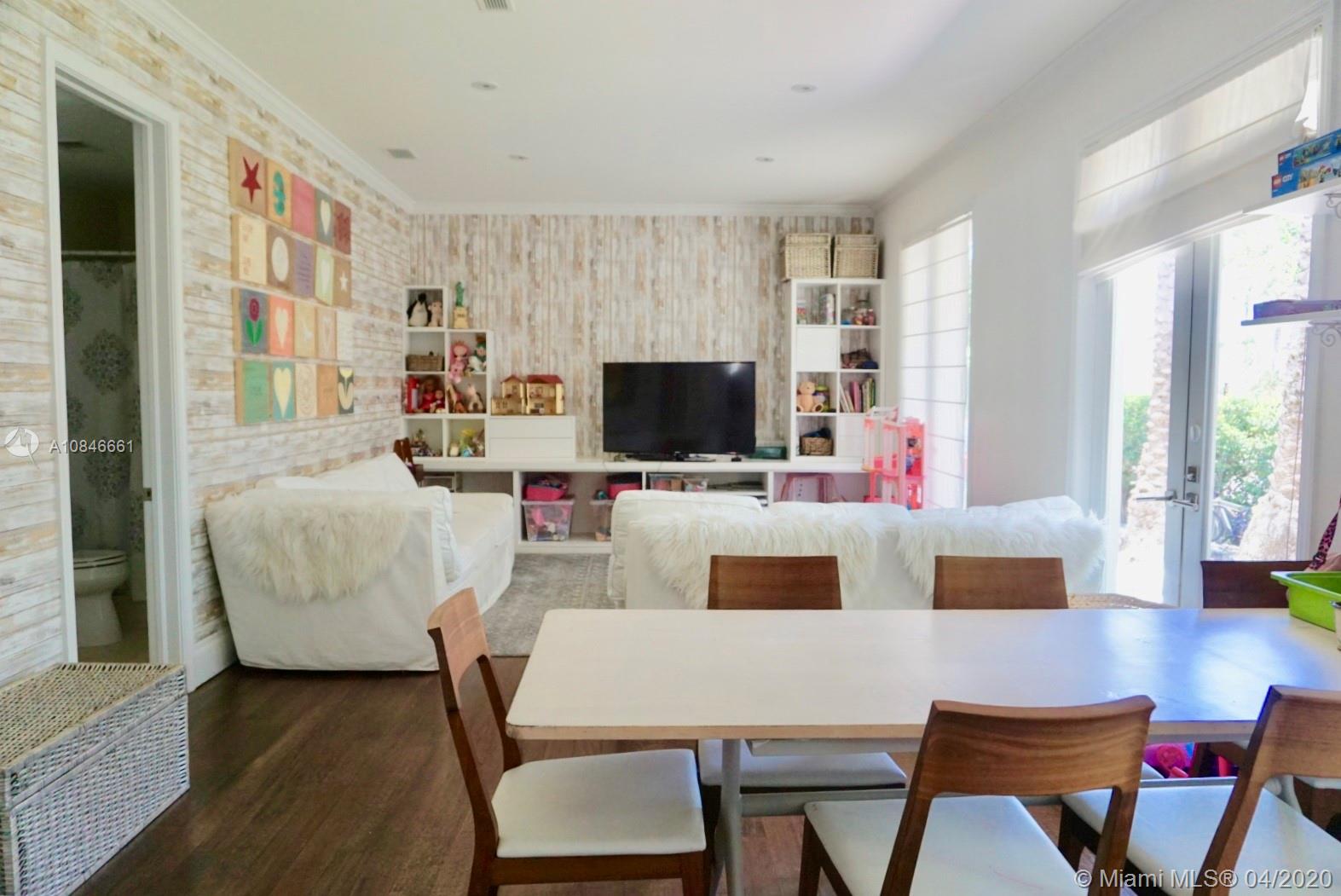 662 Woodcrest Road Key Biscayne, FL 33149 - Photo 7 of 48 Pay and study room with access to spacious gated front yard.