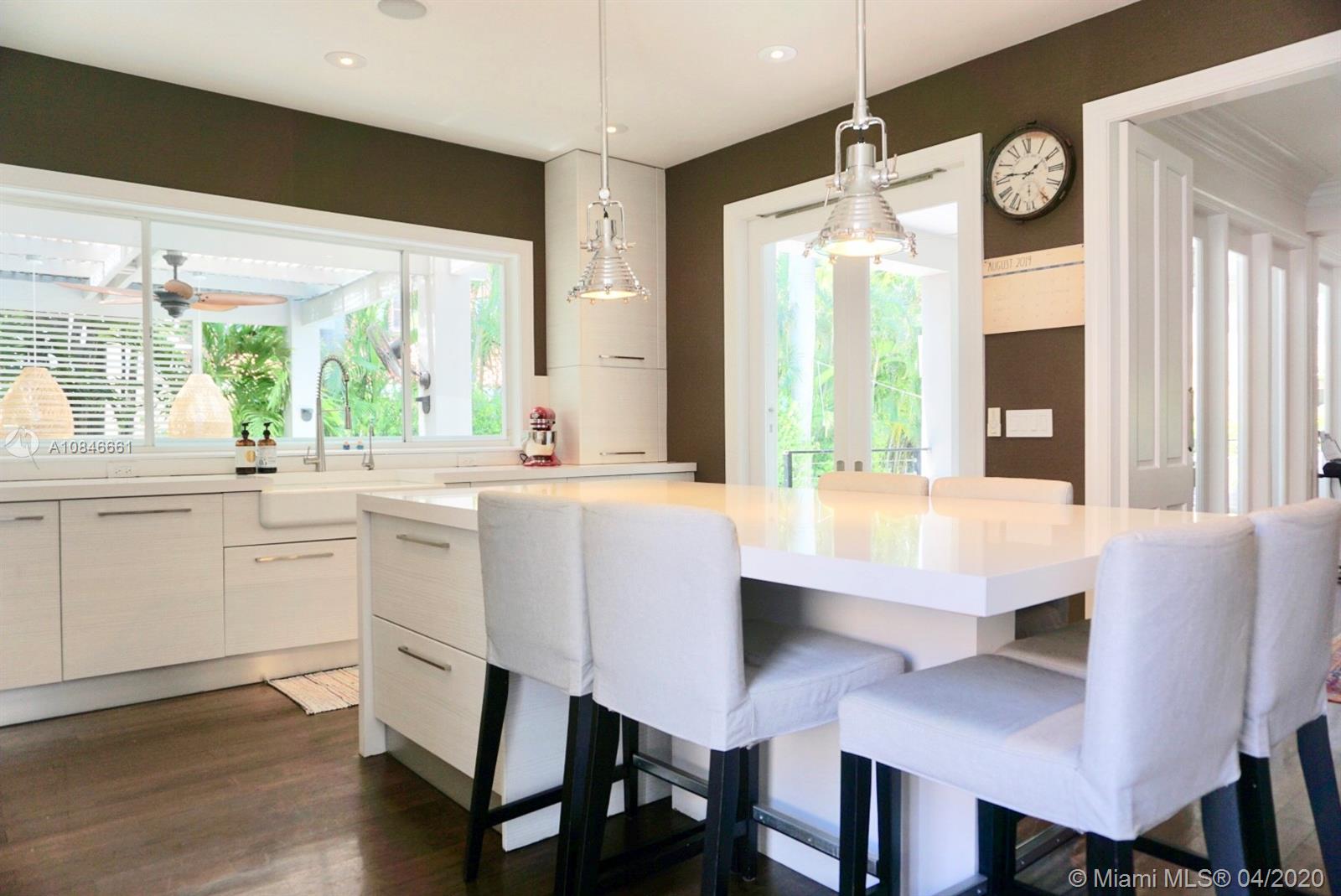 662 Woodcrest Road Key Biscayne, FL 33149 - Photo 9 of 48 Inviting modern kitchen