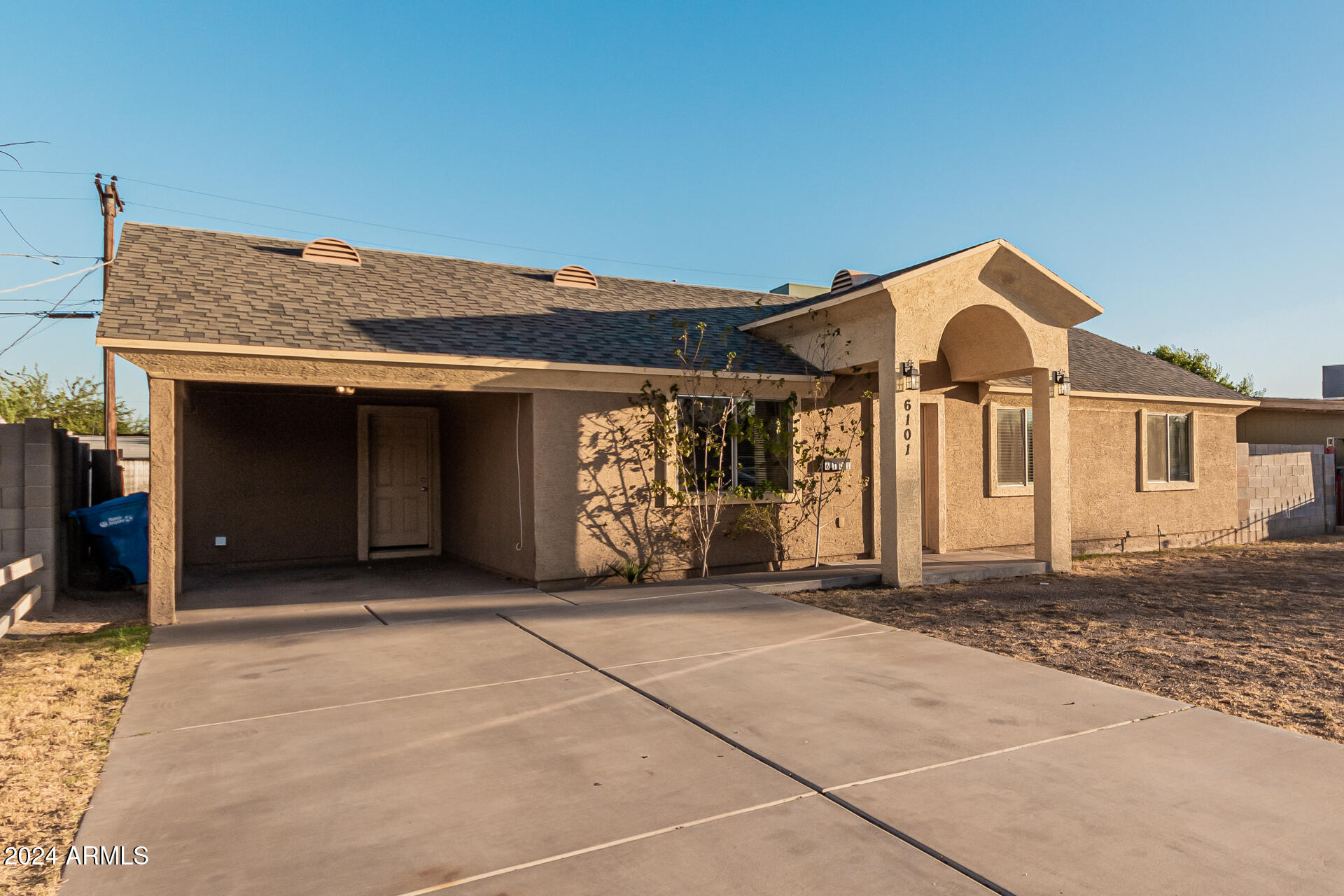 6101 North 32nd Drive Phoenix, AZ 85017 - Photo 4 of 36 04 - 32nd