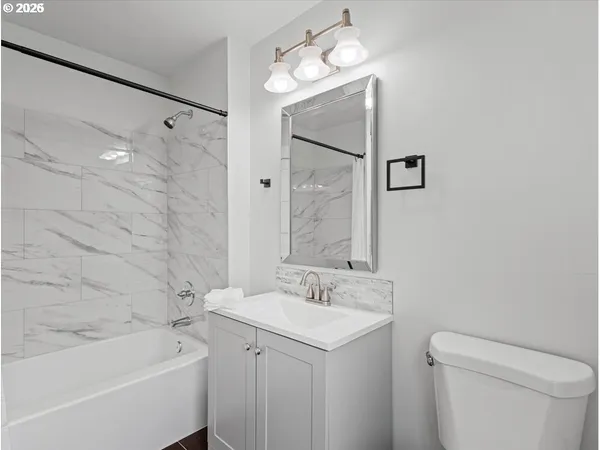 $799,999 | 234 Northeast Cleveland Avenue, Gresham, OR 97030