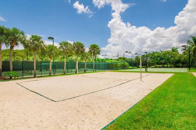 a view of a tennis court