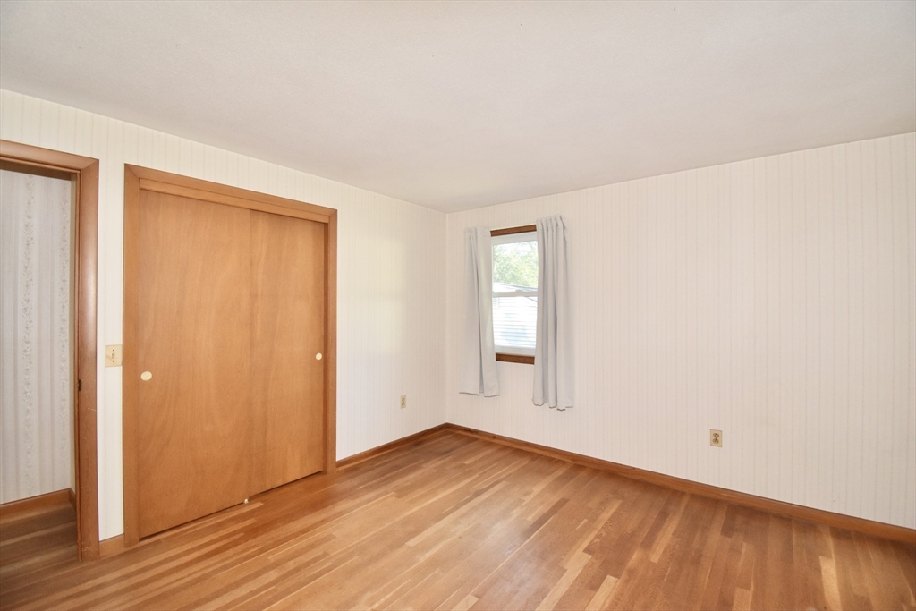 131 Endecott Street Springfield, MA 01118 - Photo 14 of 29 Gallery Image 14