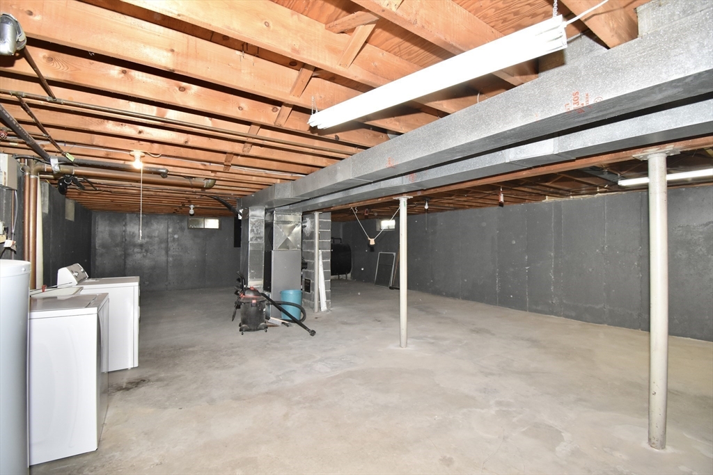 131 Endecott Street Springfield, MA 01118 - Photo 23 of 29 Gallery Image 23