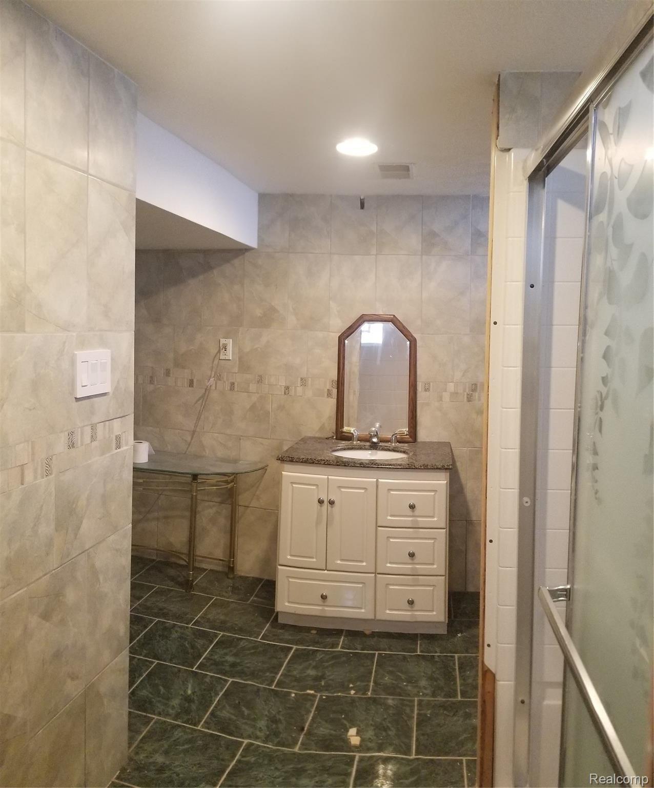 47700 Shelby Road Utica, MI 48317 - Photo 28 of 28 20200902_163051.jpg