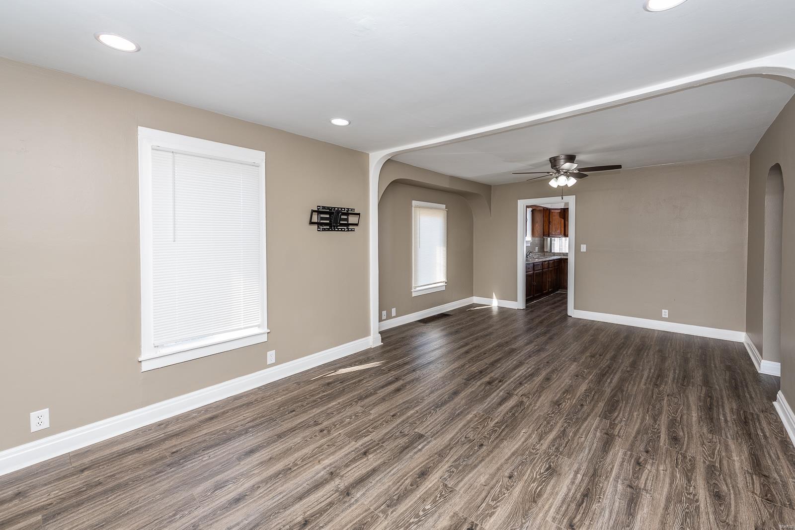 312 Rohm Place Roxana, IL 62084 - Photo 3 of 19