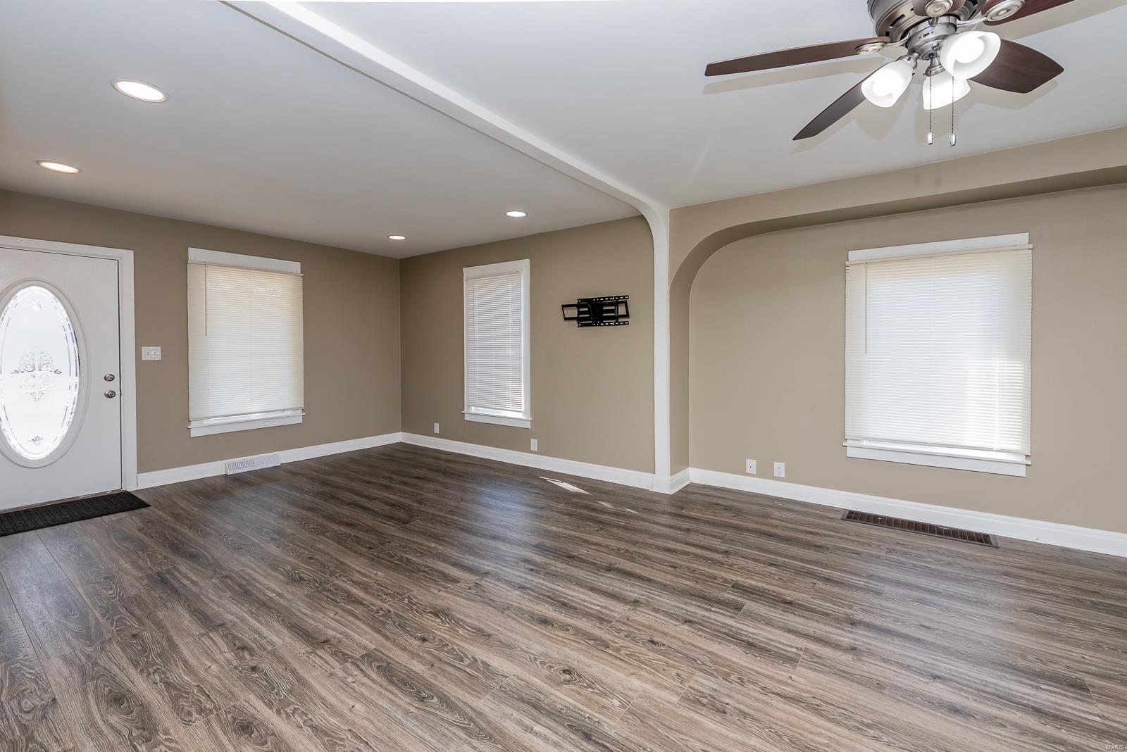 312 Rohm Place Roxana, IL 62084 - Photo 4 of 19