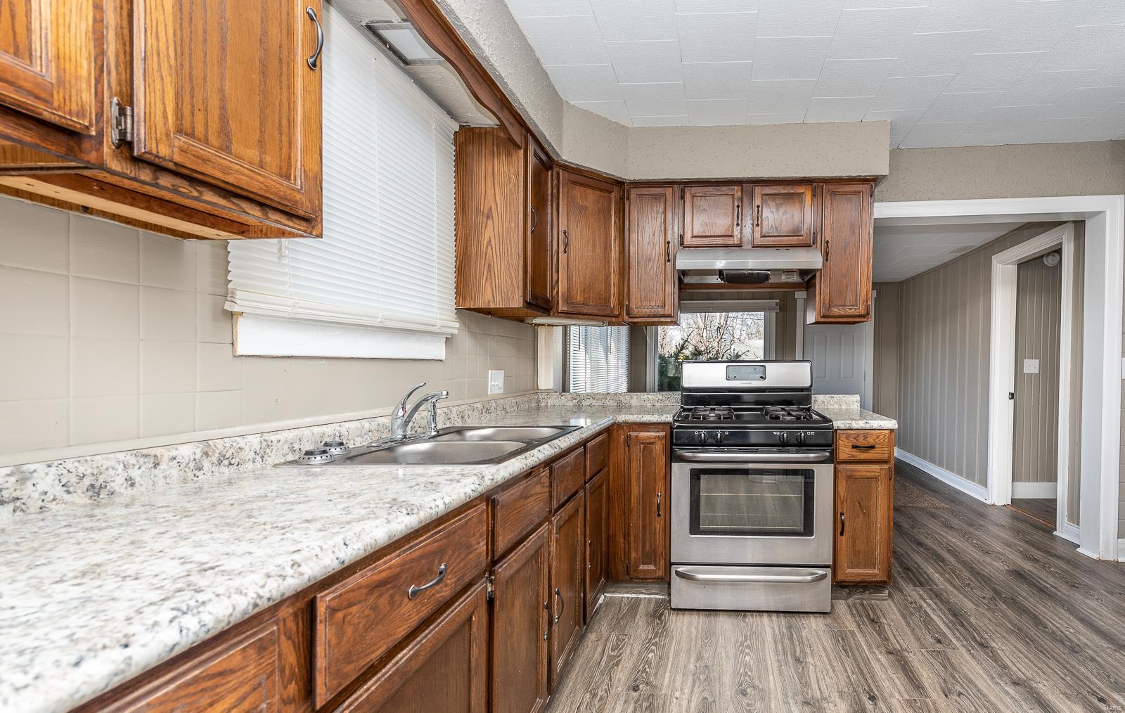 312 Rohm Place Roxana, IL 62084 - Photo 7 of 19
