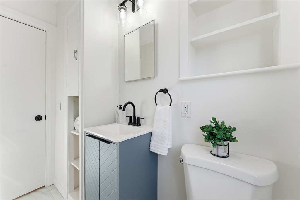 1697 Westover Road Chicopee, MA 01020 - Photo 13 of 36