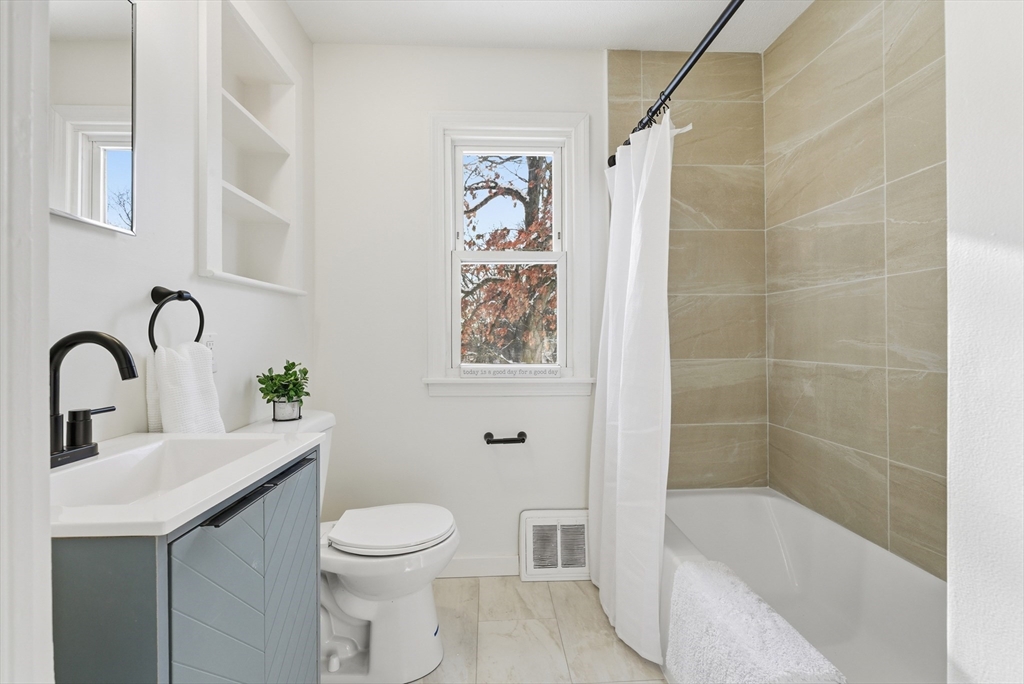 1697 Westover Road Chicopee, MA 01020 - Photo 14 of 36